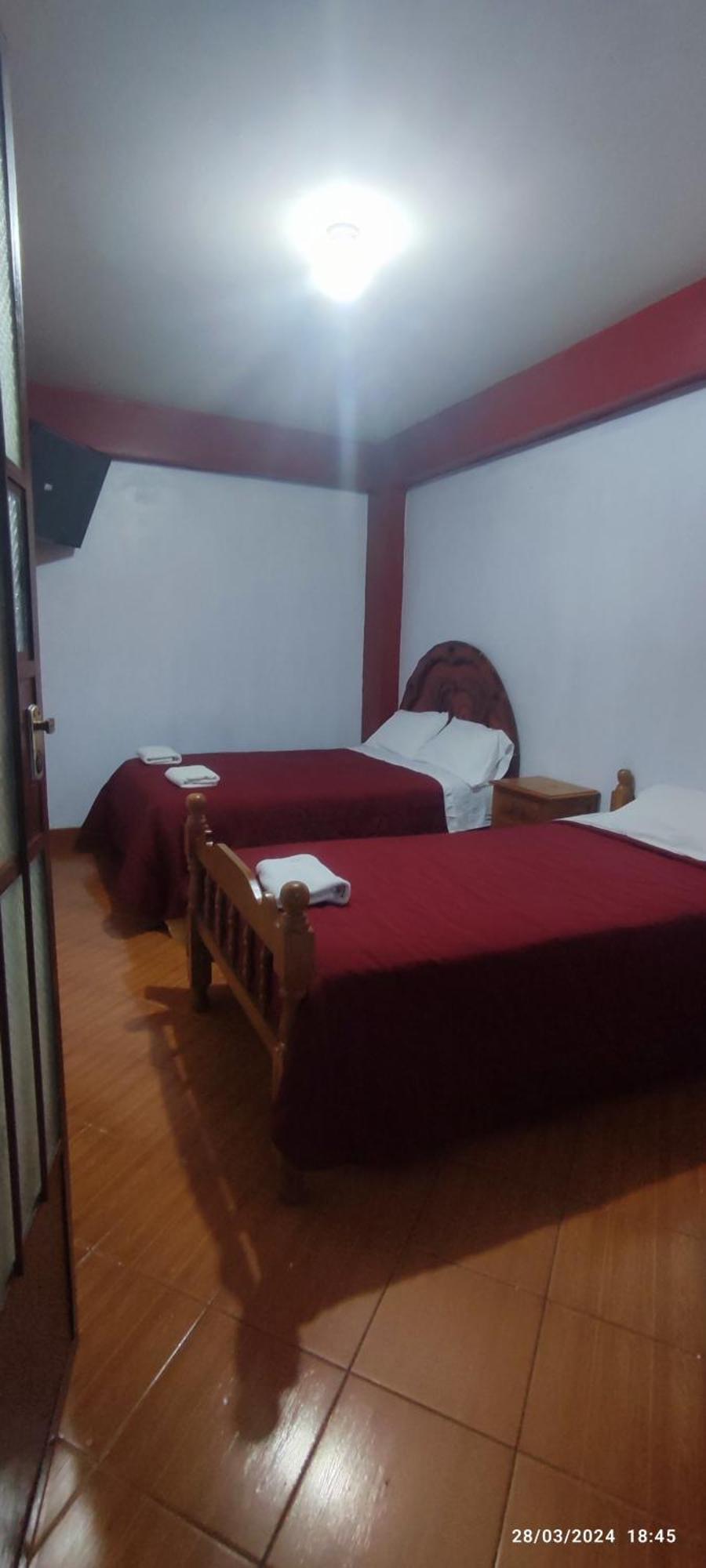 Lhotse Hostel B&B Уарас Экстерьер фото